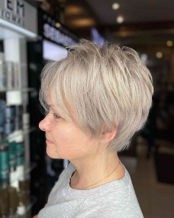 Choppy Pixie Cuts for Women Over 50 — Fresh and Stylish Ideas
